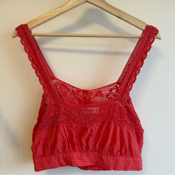 URBAN OUTFITTERS Bohemian Pink Crochet/Lace crop tank top blouse. Size M - Picture 5 of 5